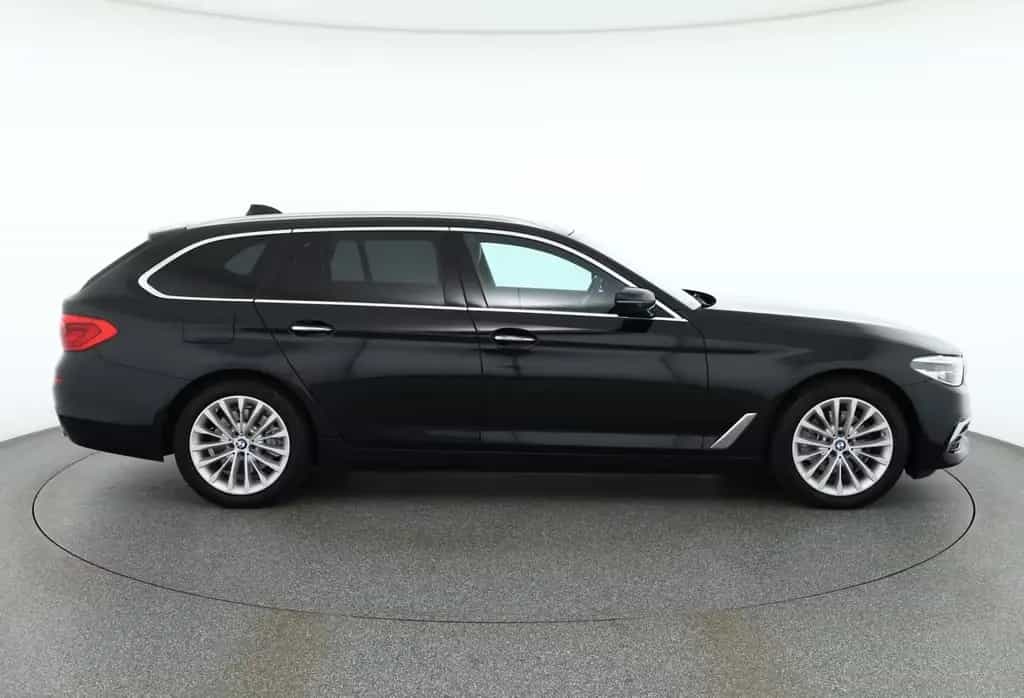 BMW 520 d Touring xDrive Luxury Line LED Navi Head-Up 01/2018-photo-5