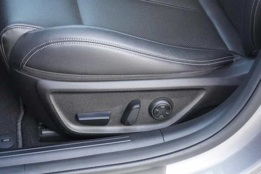 Genesis G70 2.0 Premium 360° Totwinkel Head-Up ACC LED 02/2023-photo-9