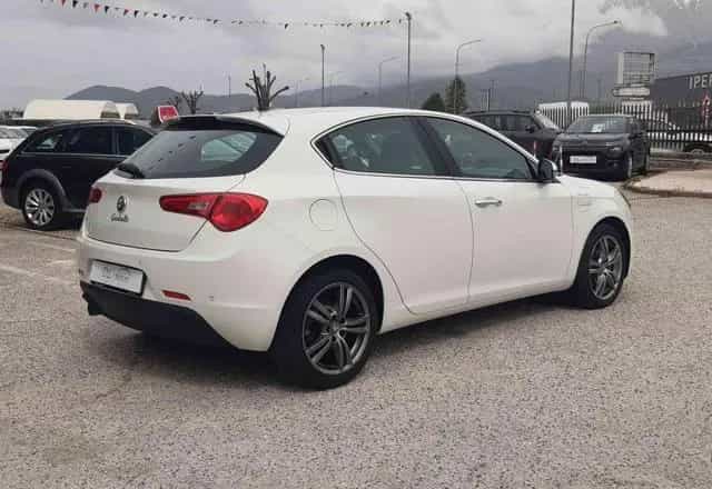 Alfa Romeo Giulietta ROMEO Giulietta 1.6 JTDm-2 105 CV Distincti 03/2014-photo-10
