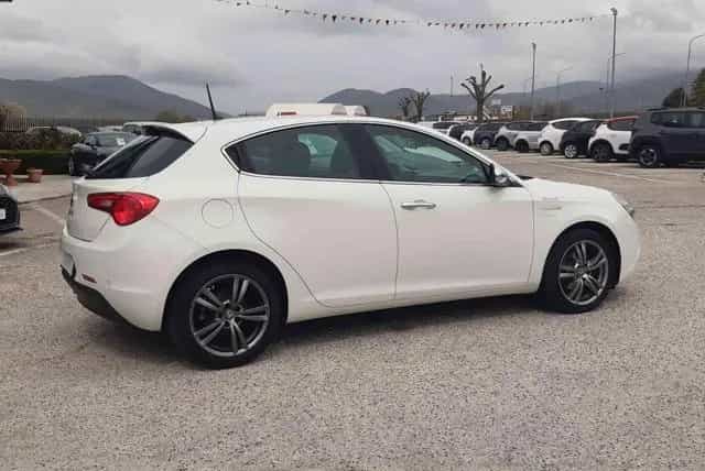 Alfa Romeo Giulietta ROMEO Giulietta 1.6 JTDm-2 105 CV Distincti 03/2014-photo-11
