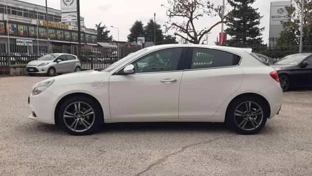 Alfa Romeo Giulietta ROMEO Giulietta 1.6 JTDm-2 105 CV Distincti 03/2014-photo-4