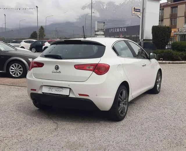 Alfa Romeo Giulietta ROMEO Giulietta 1.6 JTDm-2 105 CV Distincti 03/2014-photo-9