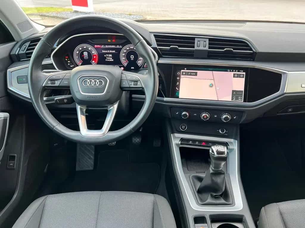 Audi Q3 35 TFSI LED NAVI E-KLAPPE GRA GJR SHZ PDC APP 07/2021-photo-12