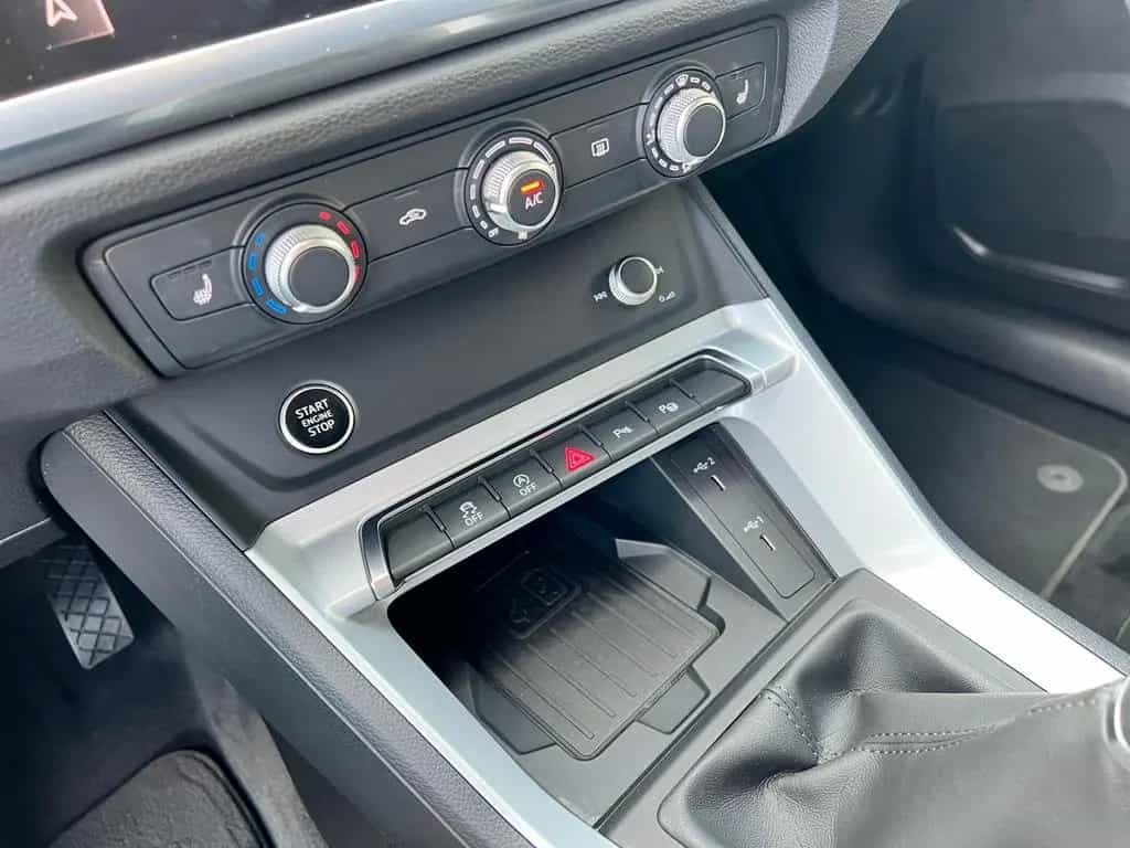 Audi Q3 35 TFSI LED NAVI E-KLAPPE GRA GJR SHZ PDC APP 07/2021-photo-16