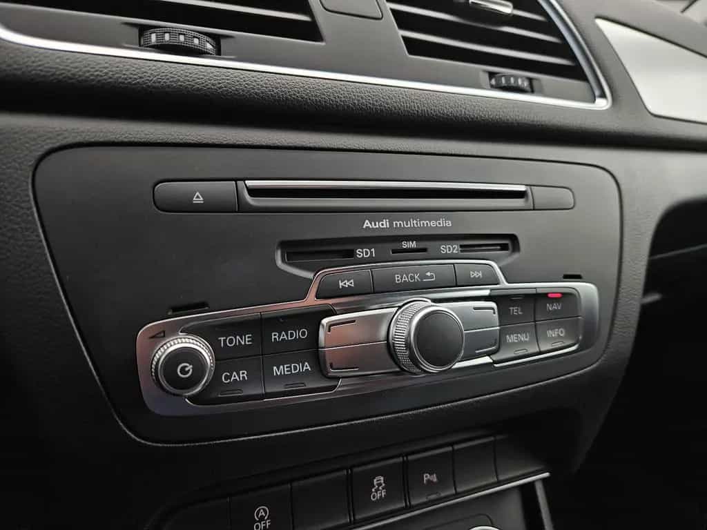 Audi Q3 1.4 TFSI S tronic Sport NAV SHZ APS AHK LED 07/2017-photo-15