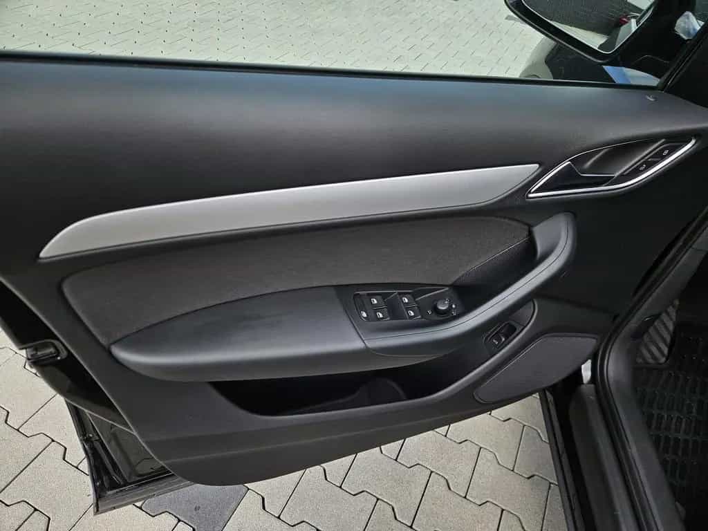 Audi Q3 1.4 TFSI S tronic Sport NAV SHZ APS AHK LED 07/2017-photo-18