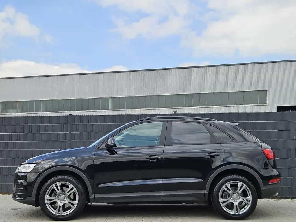 Audi Q3 1.4 TFSI S tronic Sport NAV SHZ APS AHK LED 07/2017-photo-2
