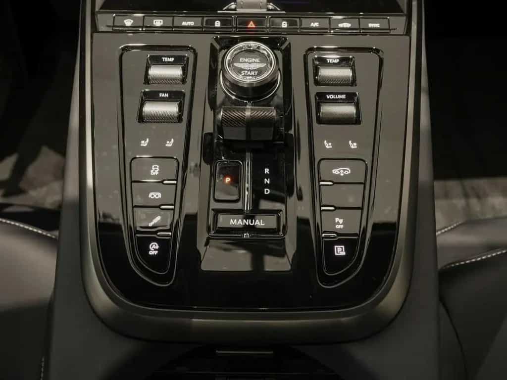 Aston Martin DBX707 MJ 25 09/2025-photo-15