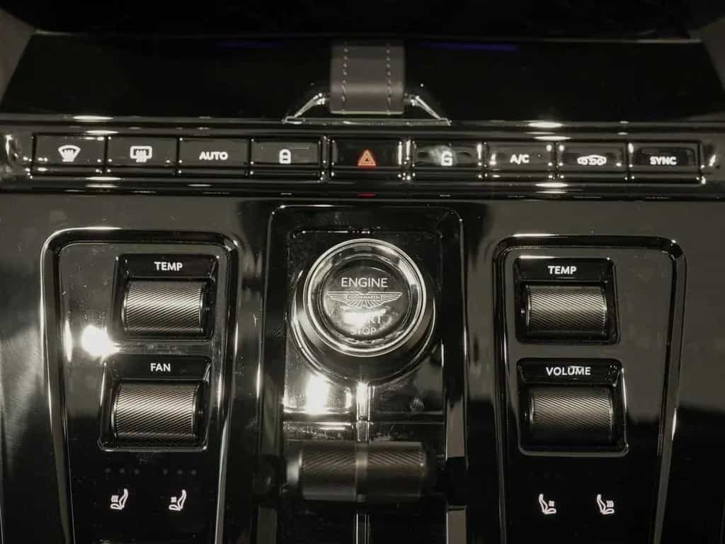 Aston Martin DBX707 MJ 25 09/2025-photo-26