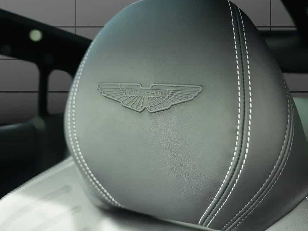 Aston Martin DBX 550 09/2024-photo-12