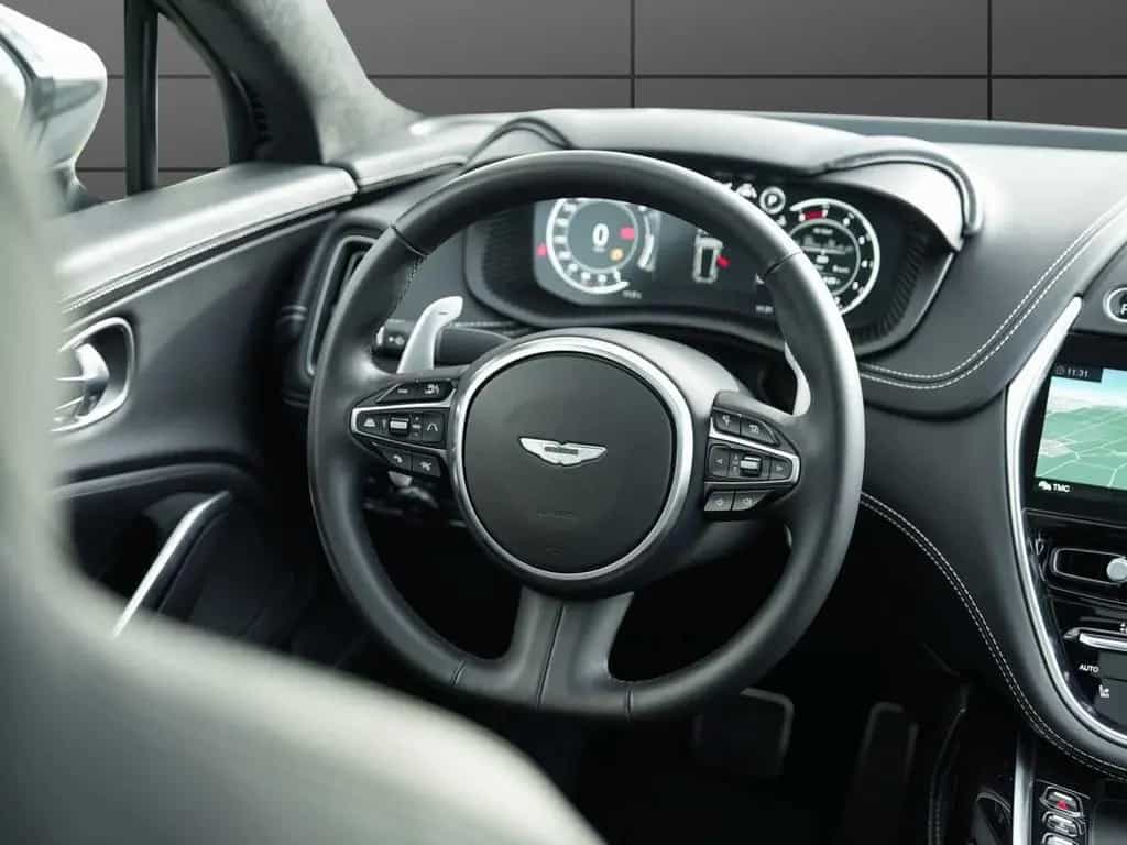 Aston Martin DBX 550 09/2024-photo-14