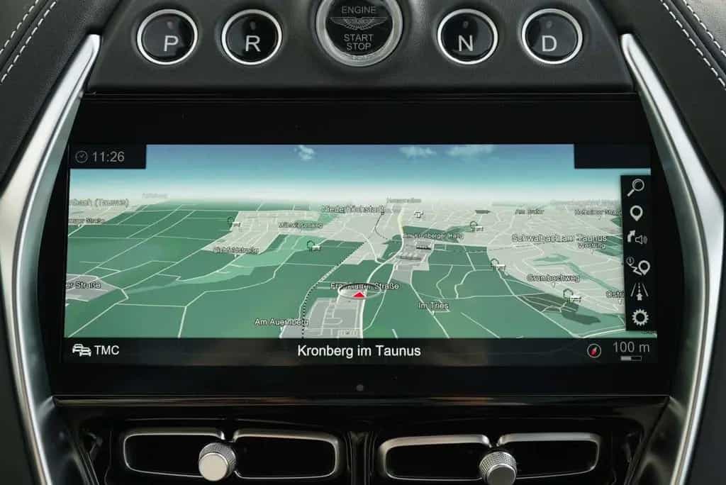 Aston Martin DBX 550 09/2024-photo-20