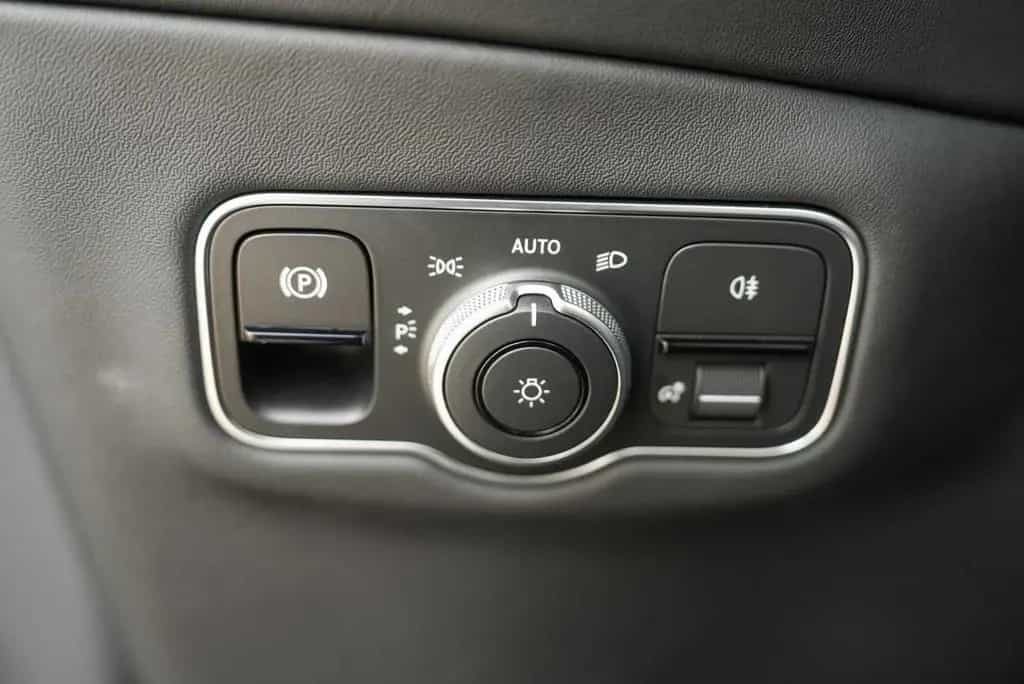 Aston Martin DBX 550 09/2024-photo-25