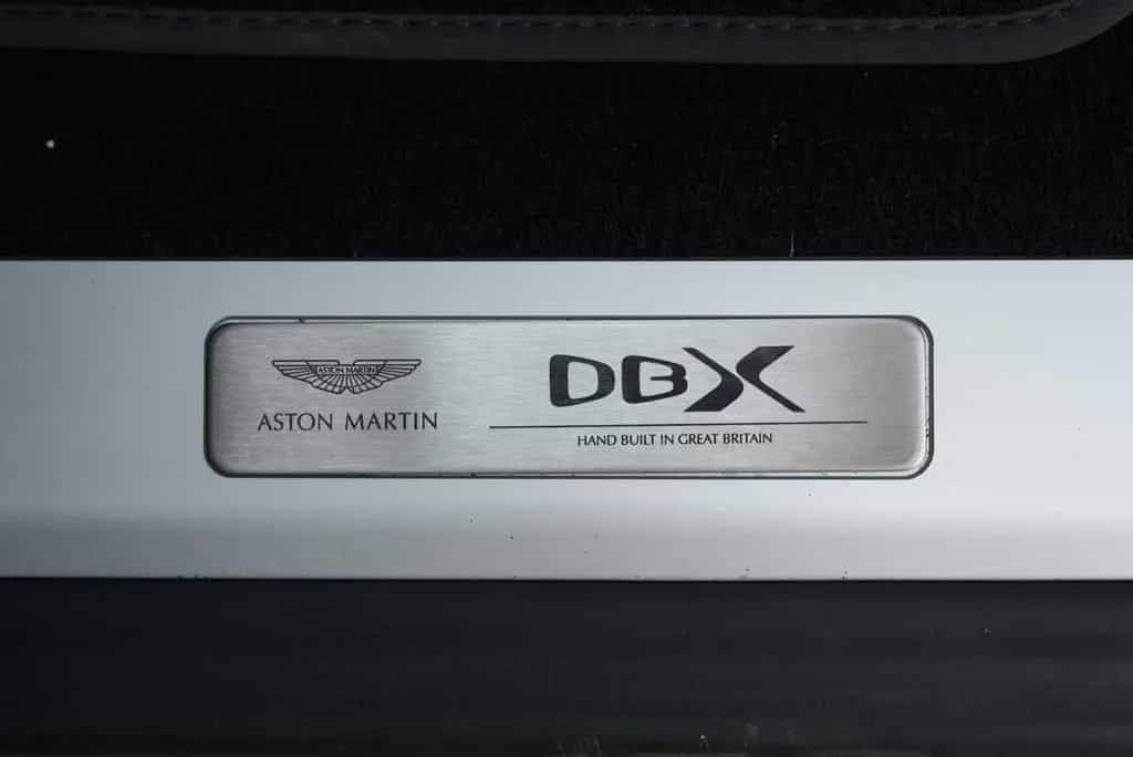 Aston Martin DBX 550 09/2024-photo-31