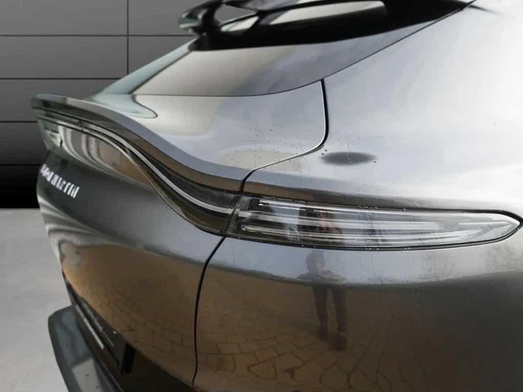 Aston Martin DBX 550 09/2024-photo-7