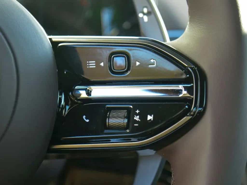 Aston Martin V8 Vantage Coupe null-photo-24