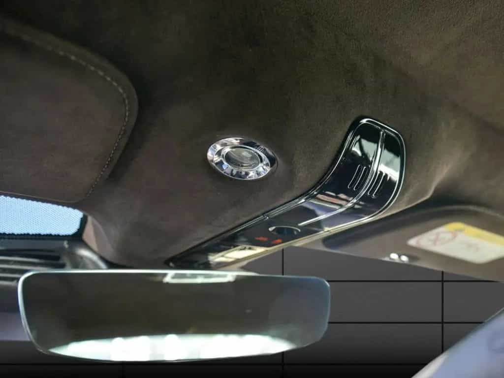 Aston Martin V8 Vantage Coupe null-photo-25
