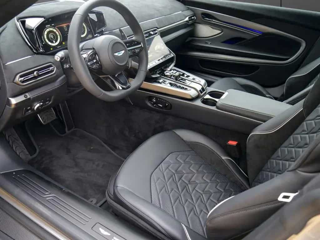 Aston Martin Vanquish Coupe 01/2025-photo-11