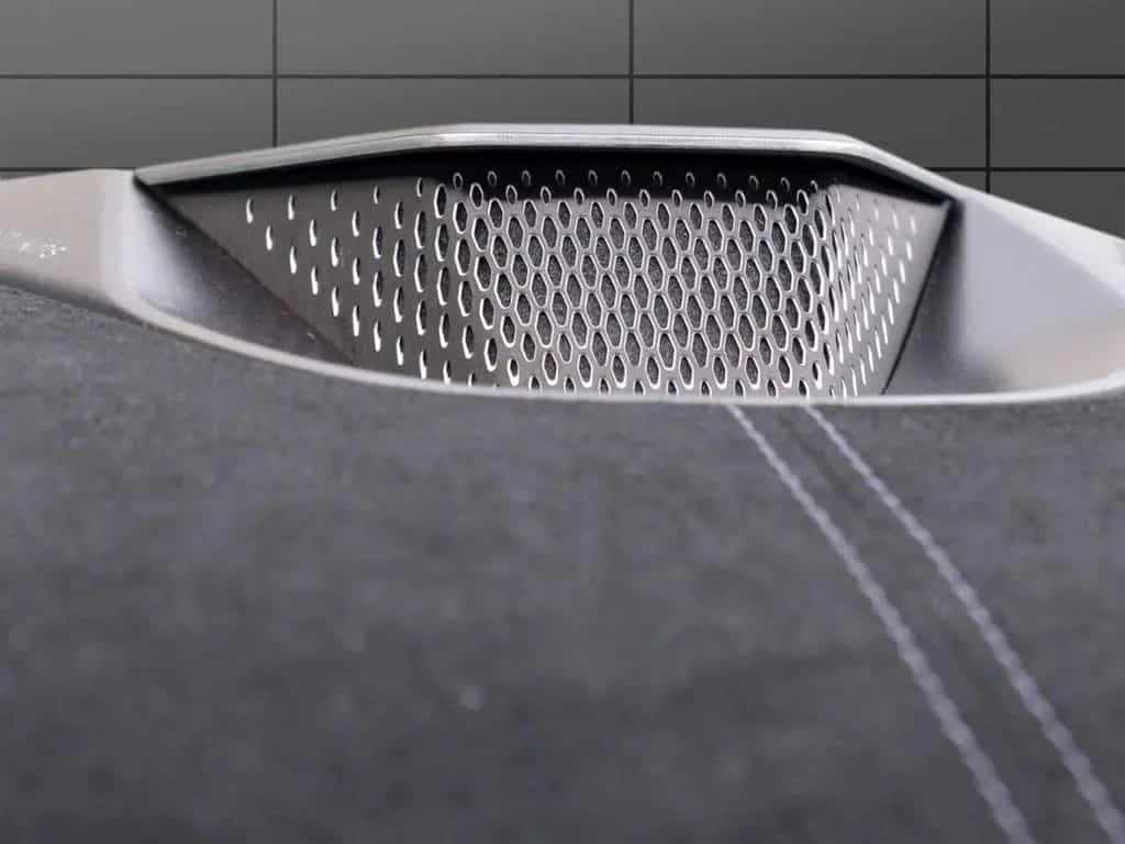 Aston Martin Vanquish Coupe 01/2025-photo-13