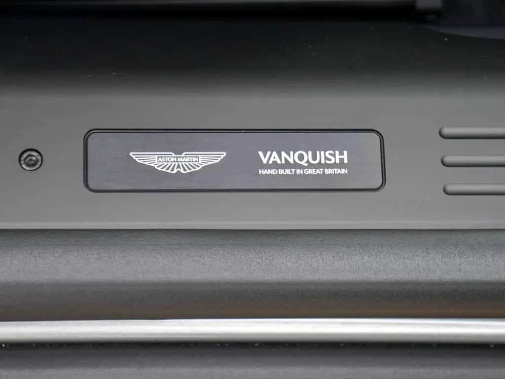 Aston Martin Vanquish Coupe 01/2025-photo-21