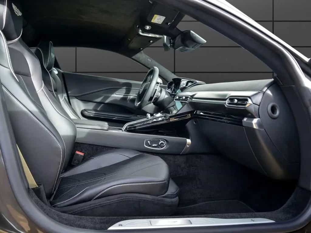 Aston Martin V8 Vantage Coupe 01/2026-photo-10