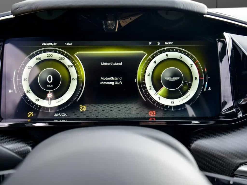 Aston Martin V8 Vantage Coupe 01/2026-photo-13