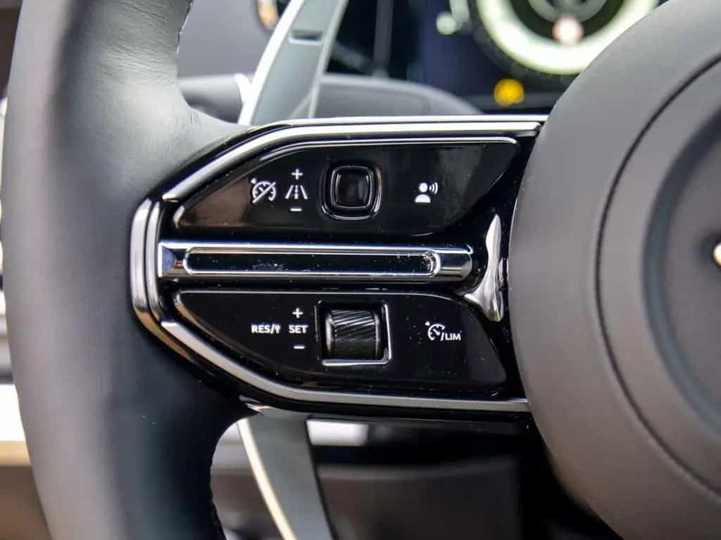 Aston Martin V8 Vantage Coupe 01/2026-photo-18