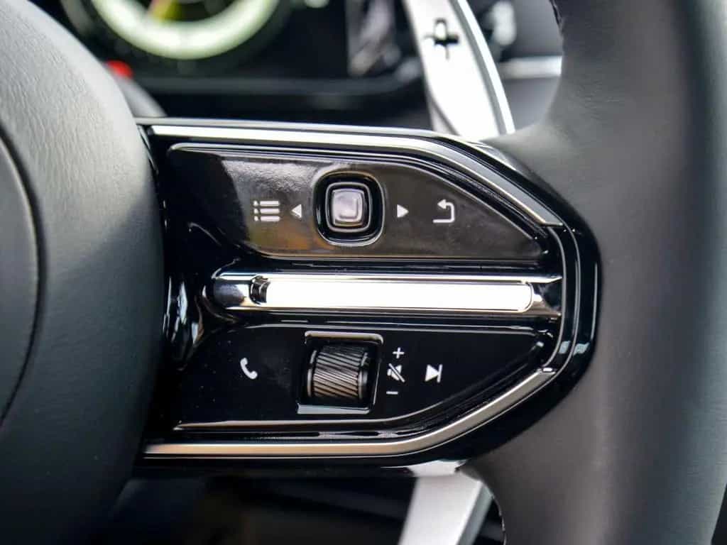 Aston Martin V8 Vantage Coupe 01/2026-photo-19