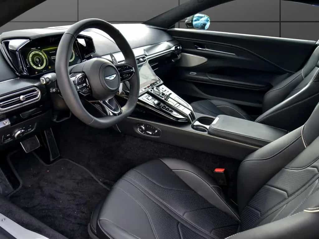 Aston Martin V8 Vantage Coupe 01/2026-photo-8