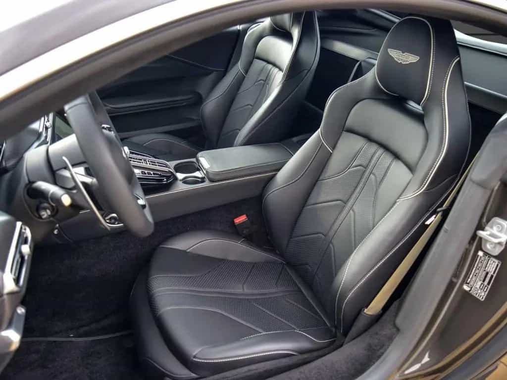 Aston Martin V8 Vantage Coupe 01/2026-photo-9