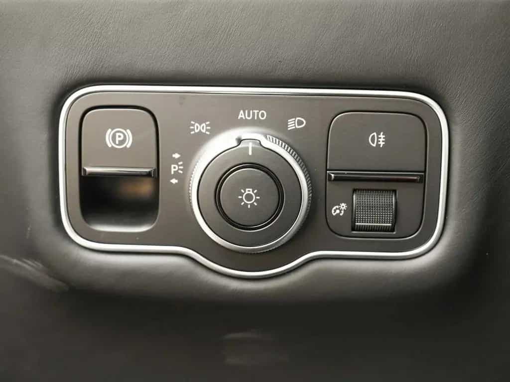 Aston Martin V8 Vantage Roadster ++NP. 283.000€++ 09/2025-photo-15