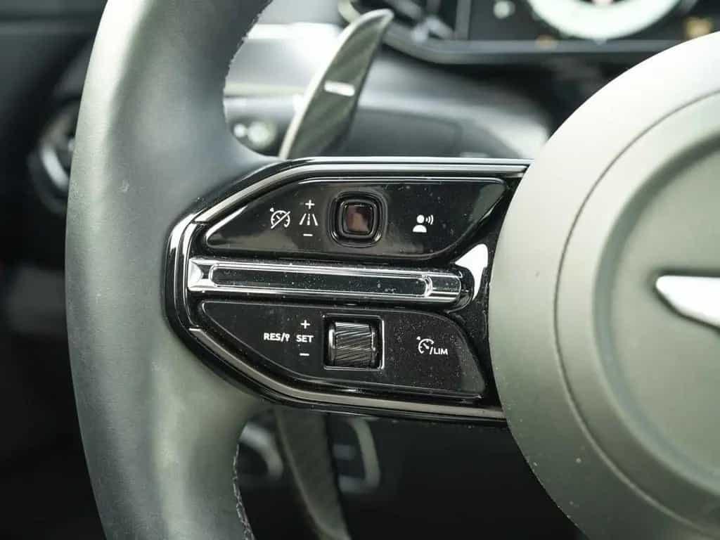 Aston Martin V8 Vantage Roadster ++NP. 283.000€++ 09/2025-photo-17
