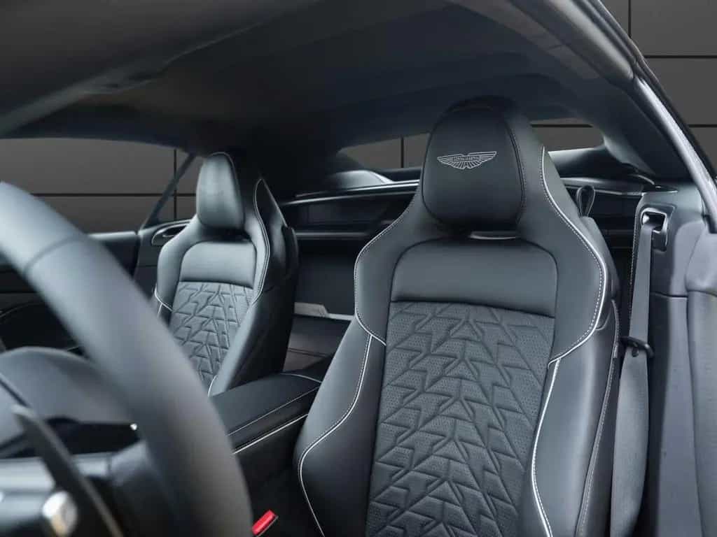 Aston Martin Vanquish Volante UVP 507.400€ 01/2026-photo-15