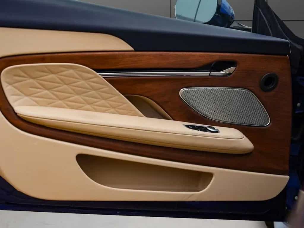 Aston Martin DB12 Volante 05/2024-photo-14