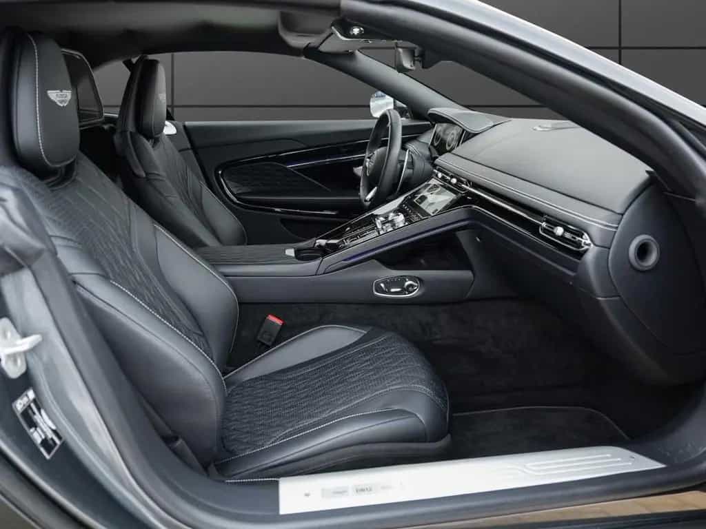 Aston Martin DB12 Volante 06/2024-photo-12