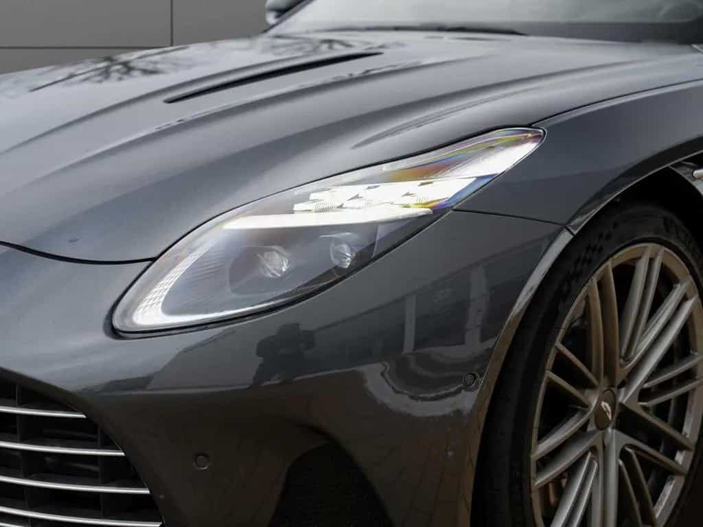 Aston Martin DB12 Volante 06/2024-photo-30