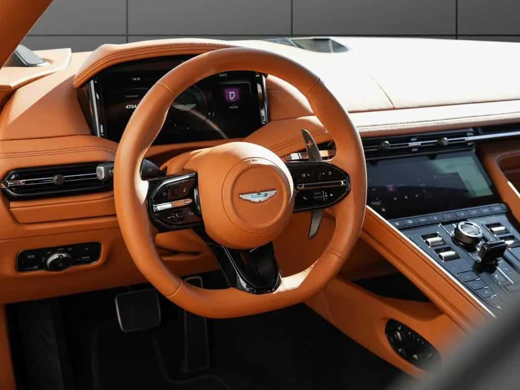Aston Martin DB12 Volante 09/2024-photo-21