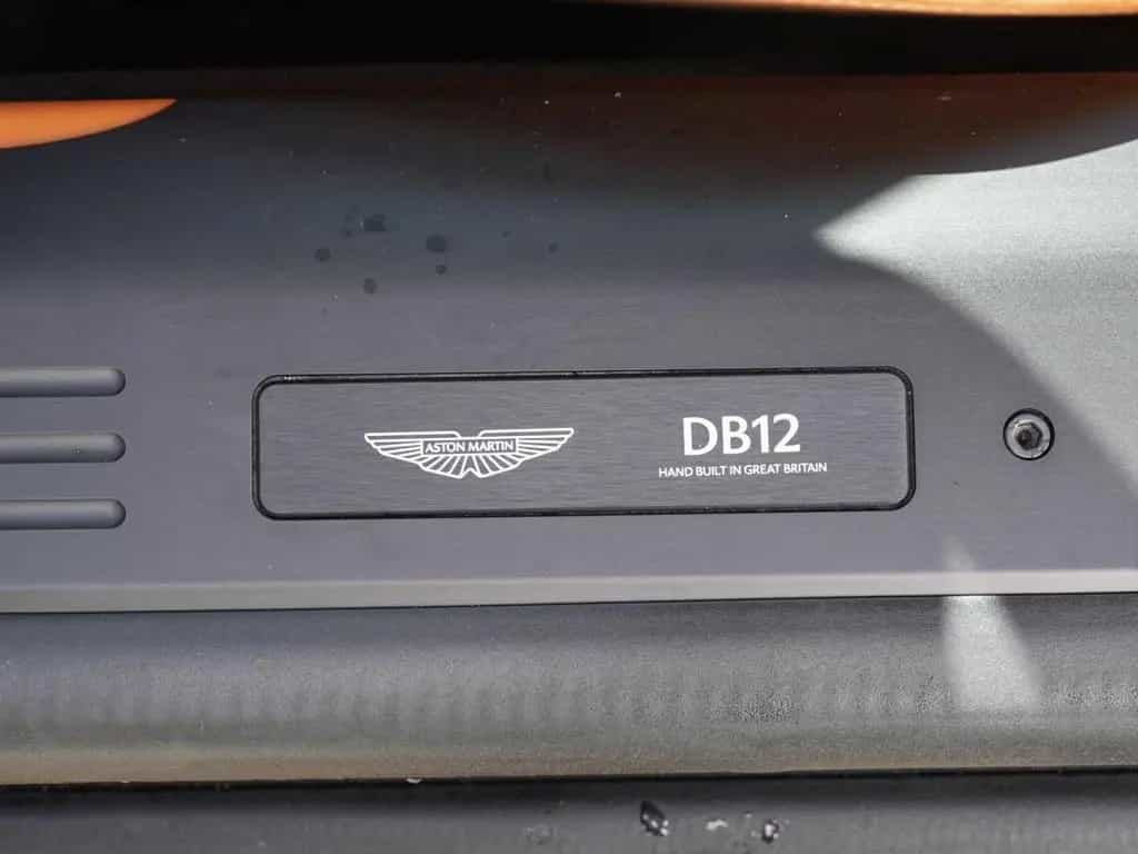 Aston Martin DB12 Volante 09/2024-photo-27