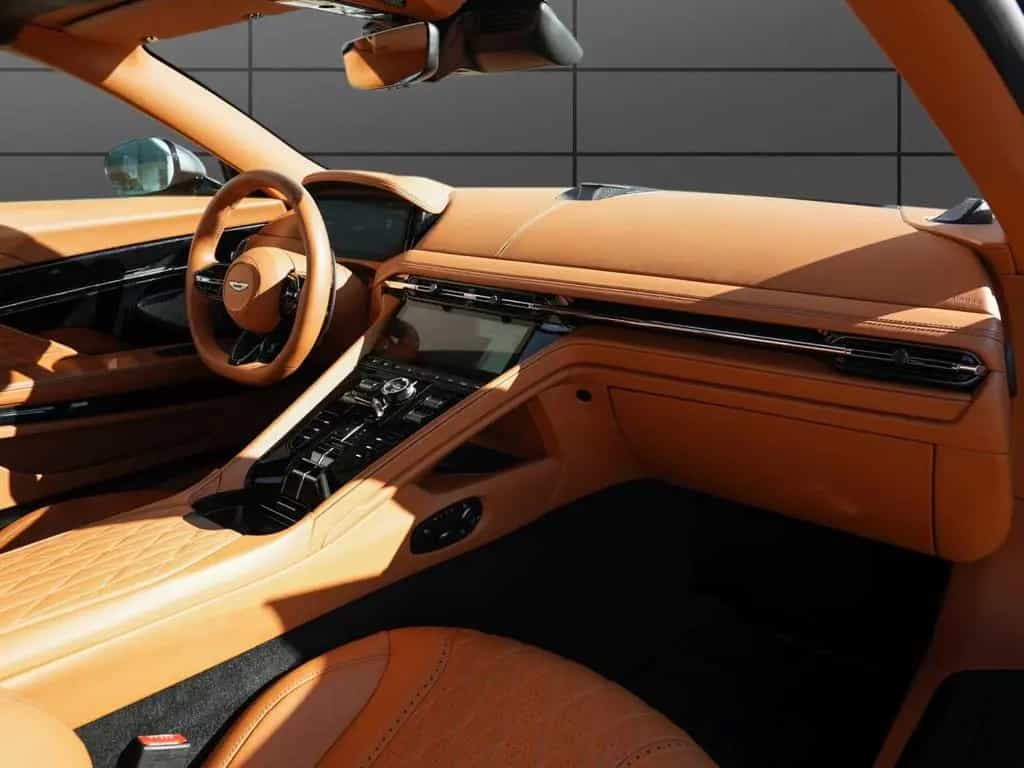 Aston Martin DB12 Volante 09/2024-photo-29