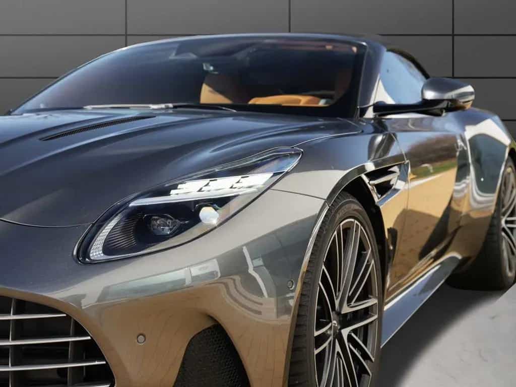 Aston Martin DB12 Volante 09/2024-photo-3