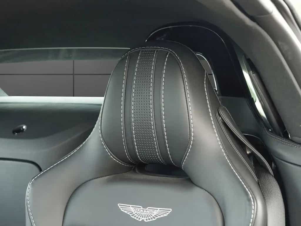 Aston Martin V8 Vantage Roadster 04/2022-photo-4