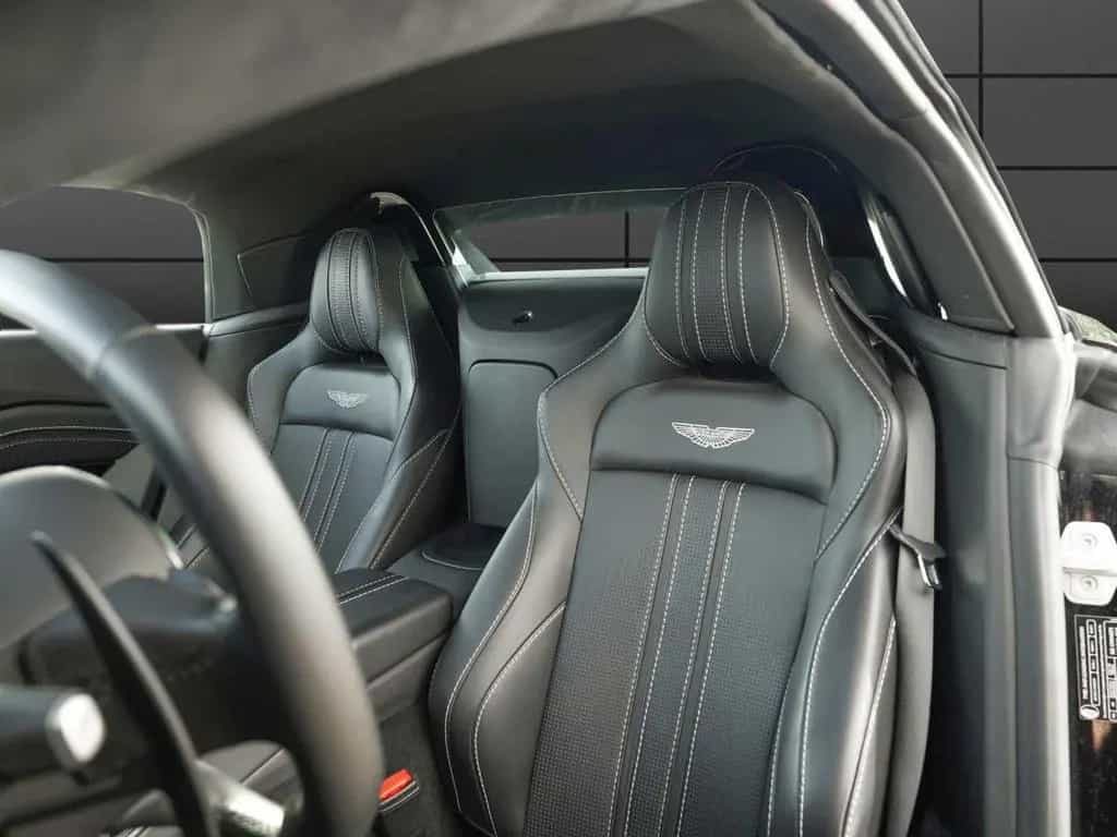 Aston Martin V8 Vantage Roadster 04/2022-photo-9