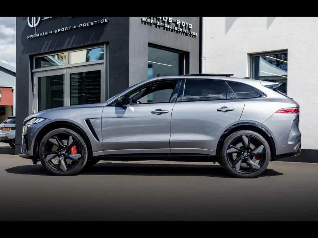 Jaguar F-Pace P550 SVR°WARRANTY 1/29°AHK°PANO°CARBON 01/2024-photo-1