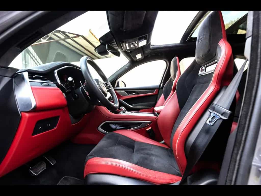 Jaguar F-Pace P550 SVR°WARRANTY 1/29°AHK°PANO°CARBON 01/2024-photo-10