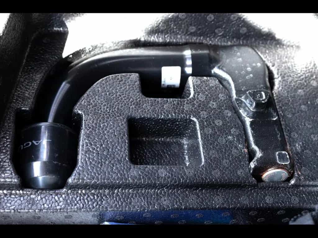 Jaguar F-Pace P550 SVR°WARRANTY 1/29°AHK°PANO°CARBON 01/2024-photo-14