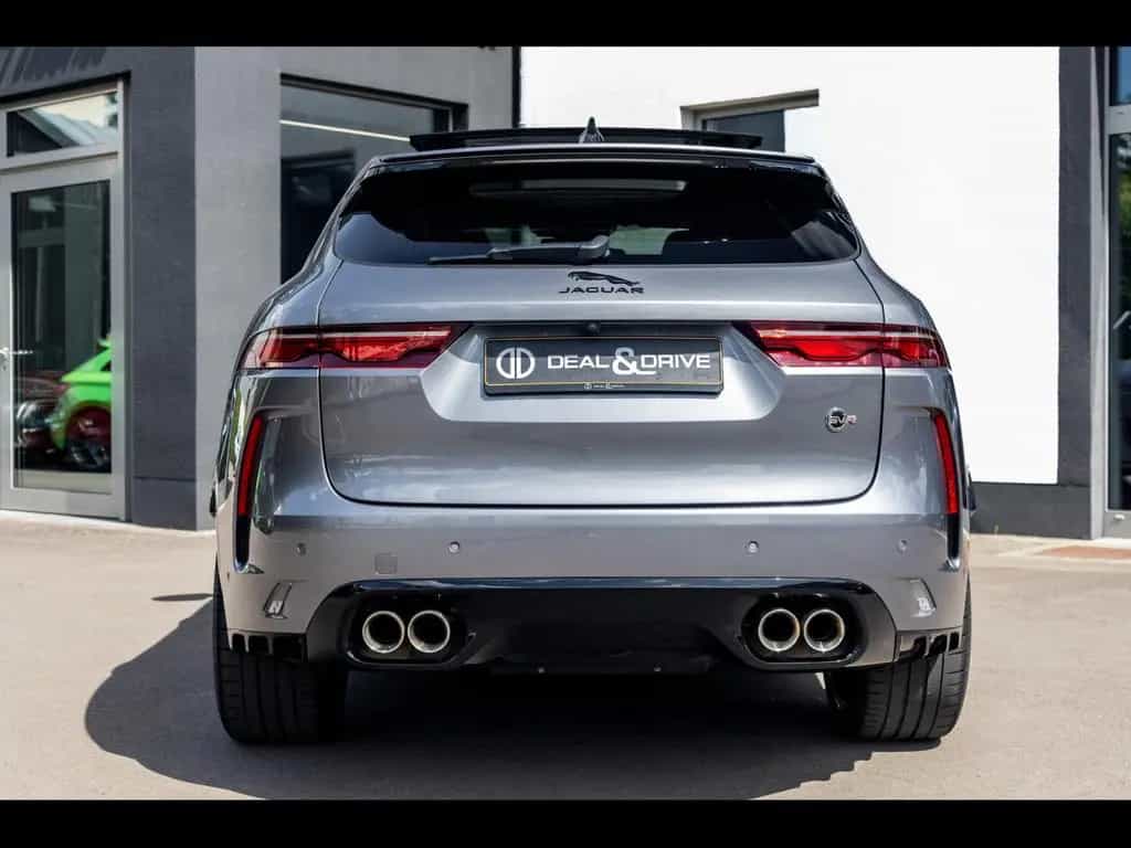Jaguar F-Pace P550 SVR°WARRANTY 1/29°AHK°PANO°CARBON 01/2024-photo-3