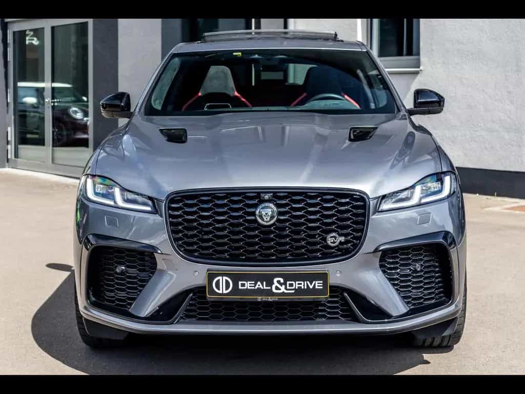Jaguar F-Pace P550 SVR°WARRANTY 1/29°AHK°PANO°CARBON 01/2024-photo-4