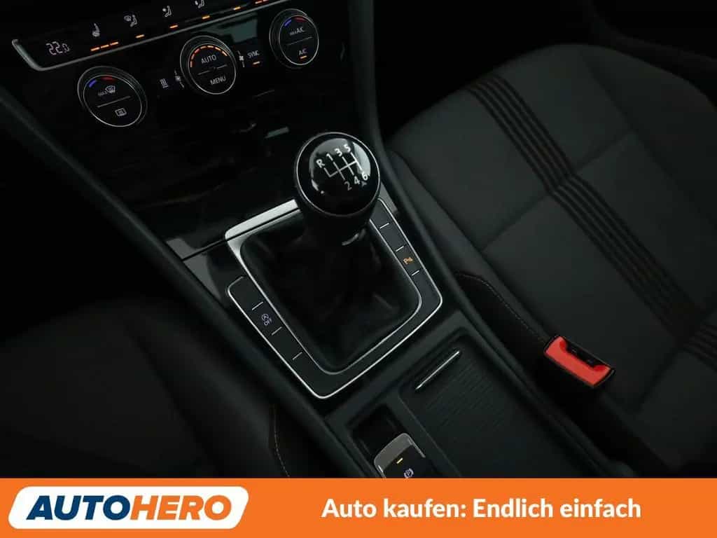 Volkswagen Golf VII 1.2 TSI Allstar BMT*NAVI*PDC*SHZ*KLIMA* 03/2016-photo-25