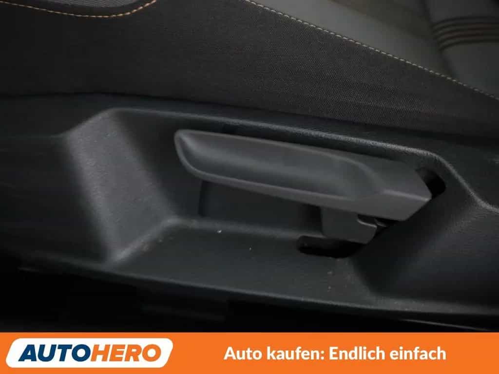 Volkswagen Golf VII 1.2 TSI Allstar BMT*NAVI*PDC*SHZ*KLIMA* 03/2016-photo-29