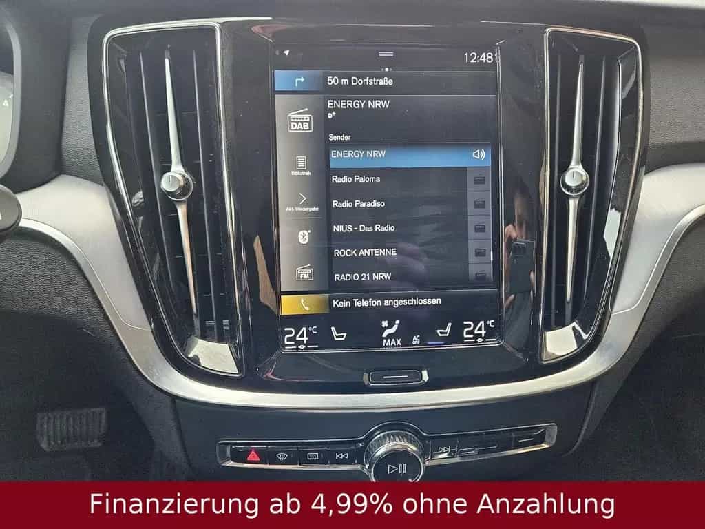 Volvo V60 Kombi 2.0 Momentum Pro | TüV neu 12/2020-photo-17